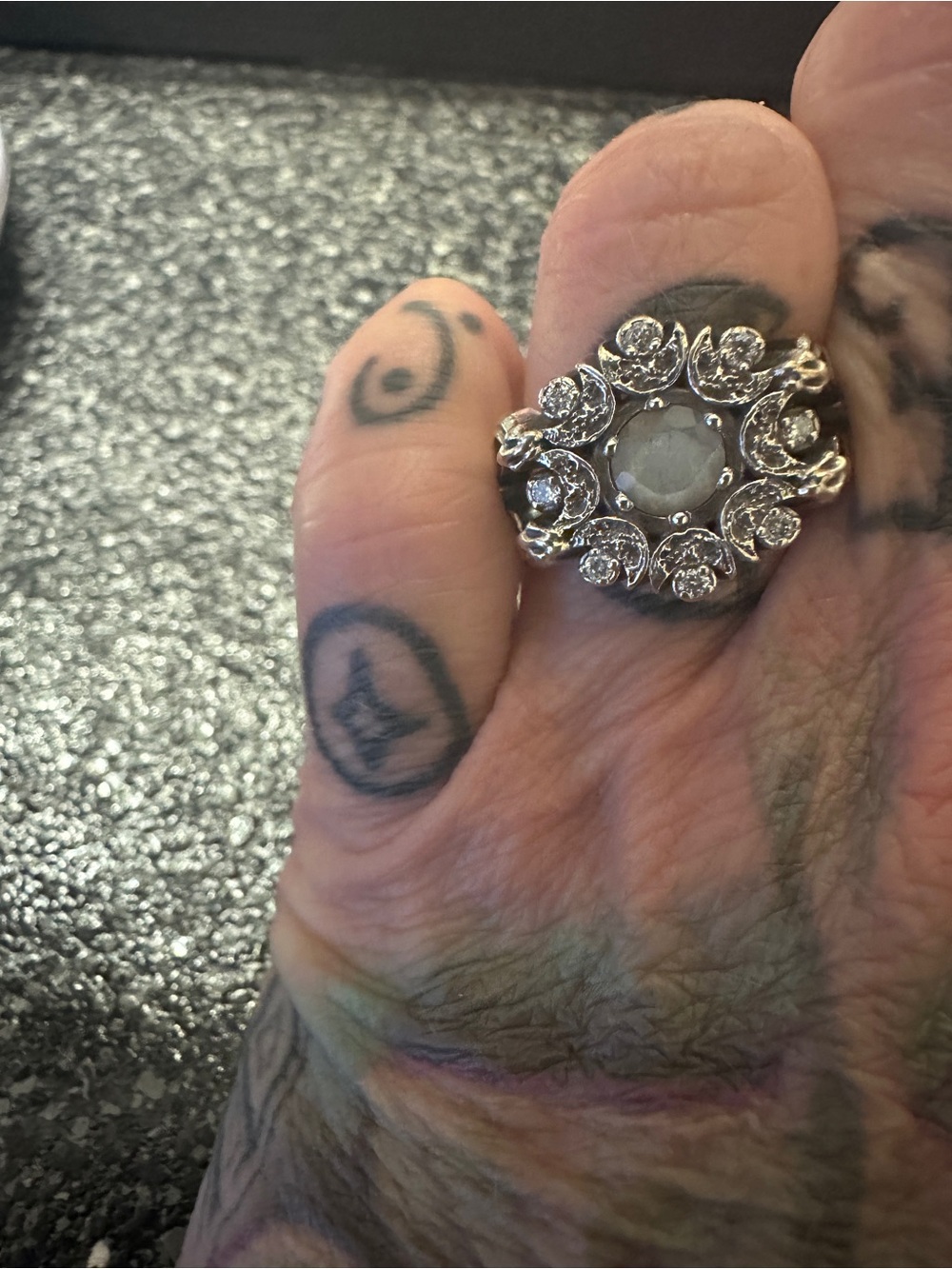 Vintage-Style Silver Crystal Flower Ring - Silver